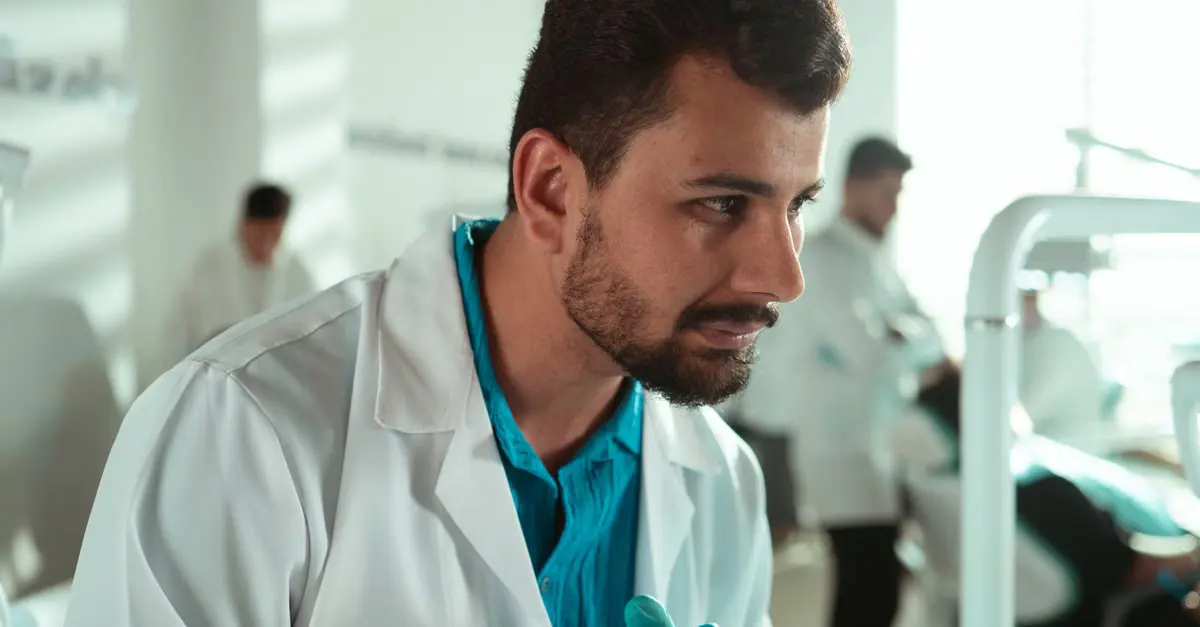 O que é URA para clínicas e como ela direciona ligações por especialidade?