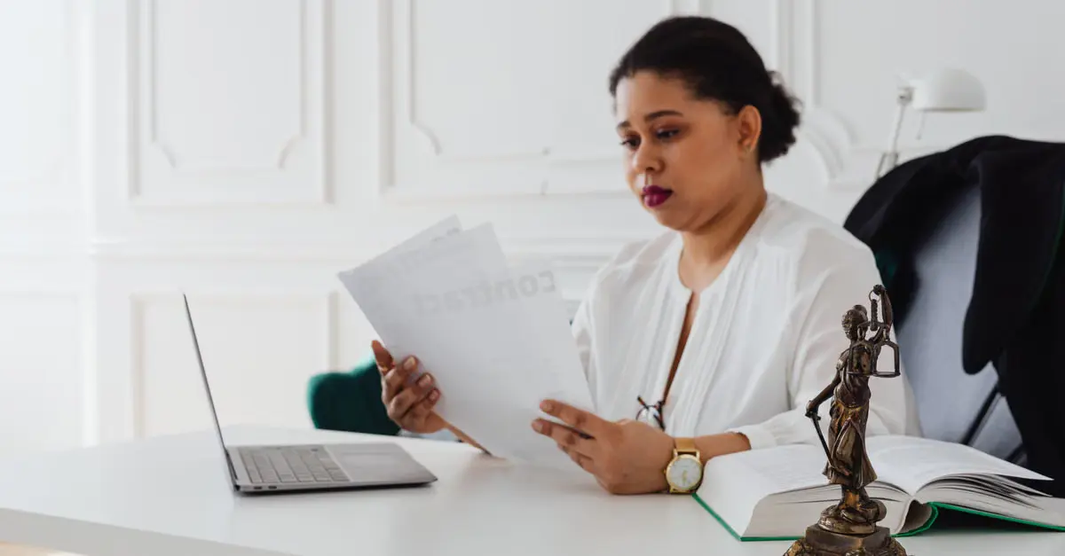 O que significa definir responsáveis por cada etapa do contrato?