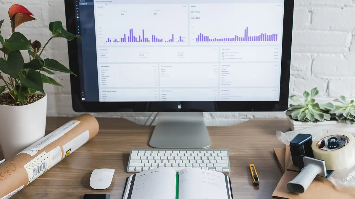 Ferramenta separada ou popups e formulários dentro do CRM? A resposta direta que você precisa