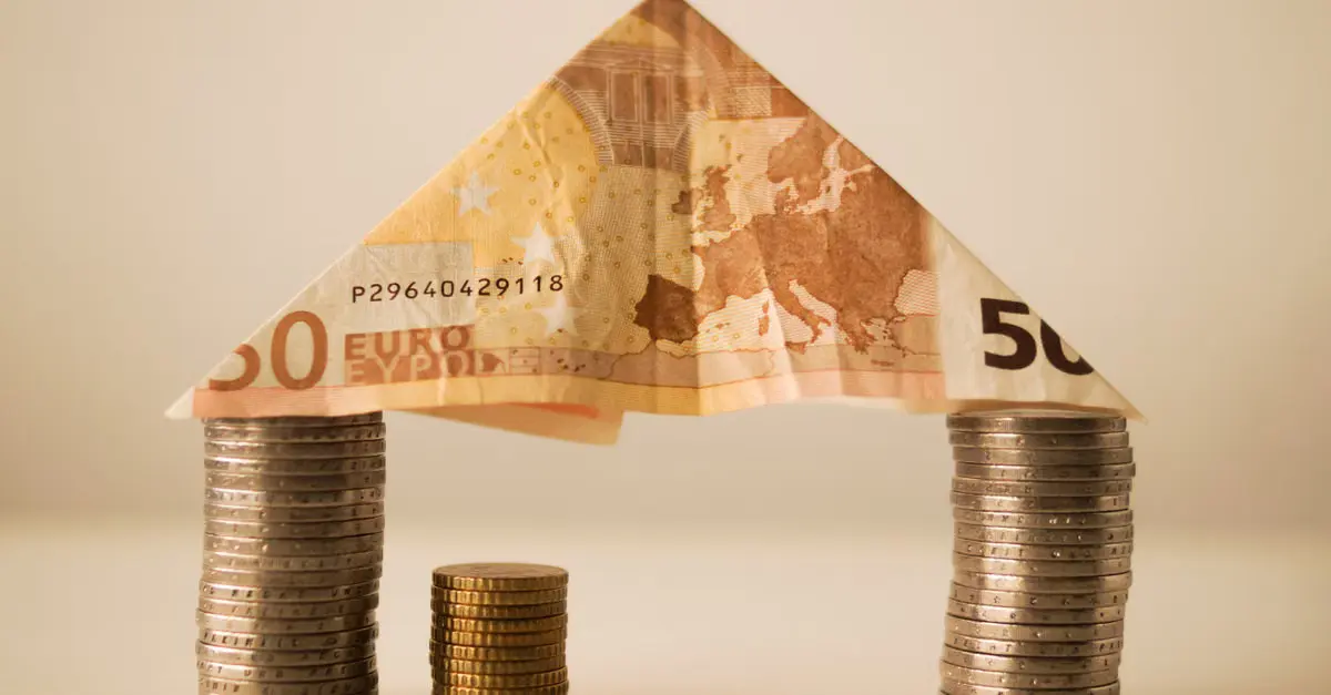 Como calcular a receita em risco de cada cliente? — como priorizar acoes de retencao pelo valor de receita em risco