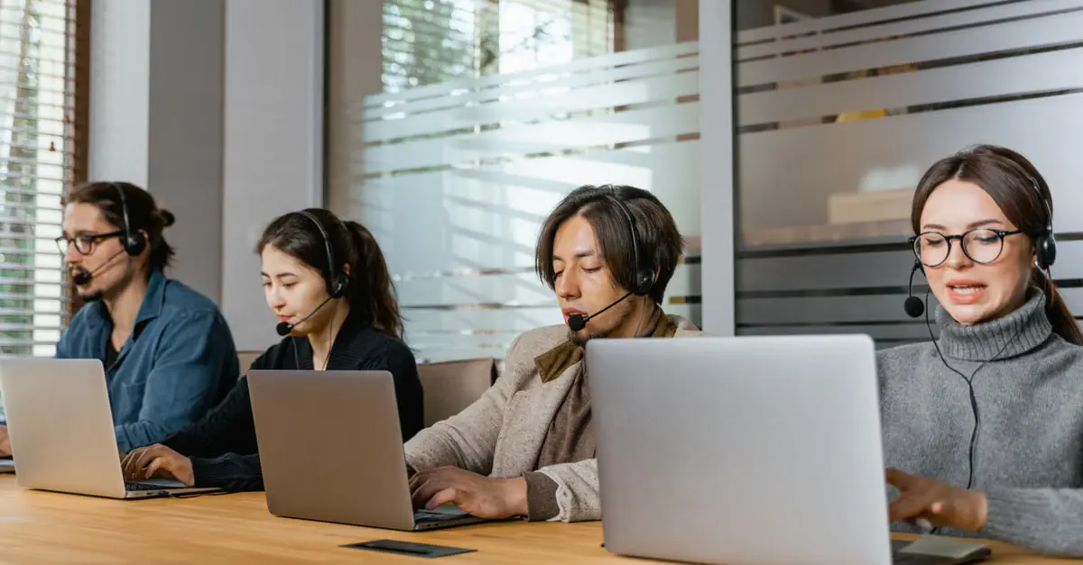 Quando faz sentido usar um contact center para serviços financeiros? — contact center serviços financeiros