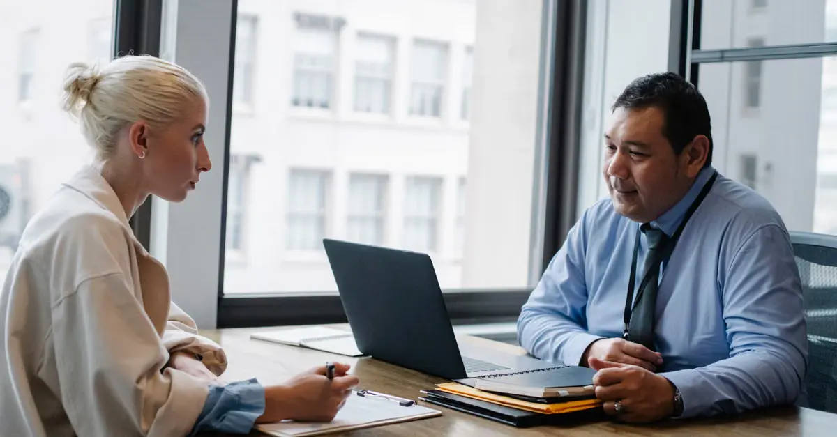 Entrevista estruturada para RH: como avaliar competências técnicas de recrutadores