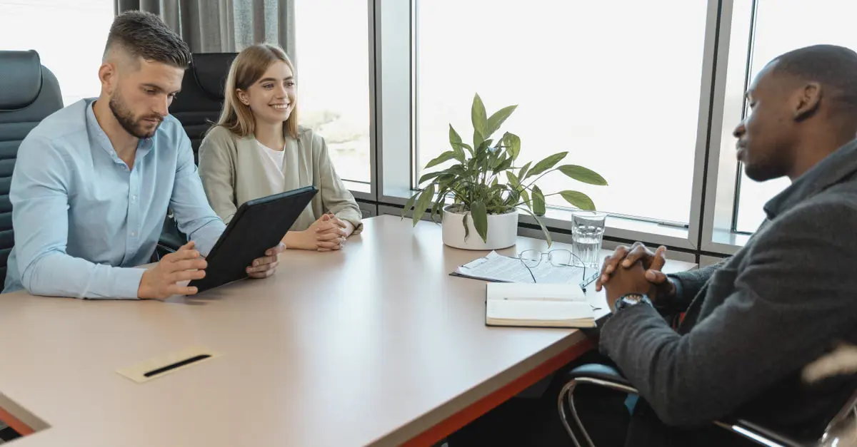 Quando a entrevista estruturada faz sentido (e quando não faz)? — entrevista estruturada melhora experiência do candidato