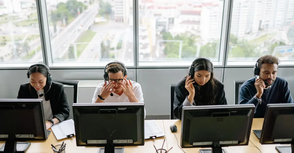 Quais são os pontos críticos de falha na integração de voz? — Deepgram com operadora de telefonia
