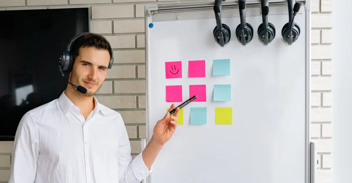Como implementar o atendimento híbrido sem comprometer a experiência do cliente? — Atendimento Híbrido no Helpdesk: Agentes de IA e Humanos