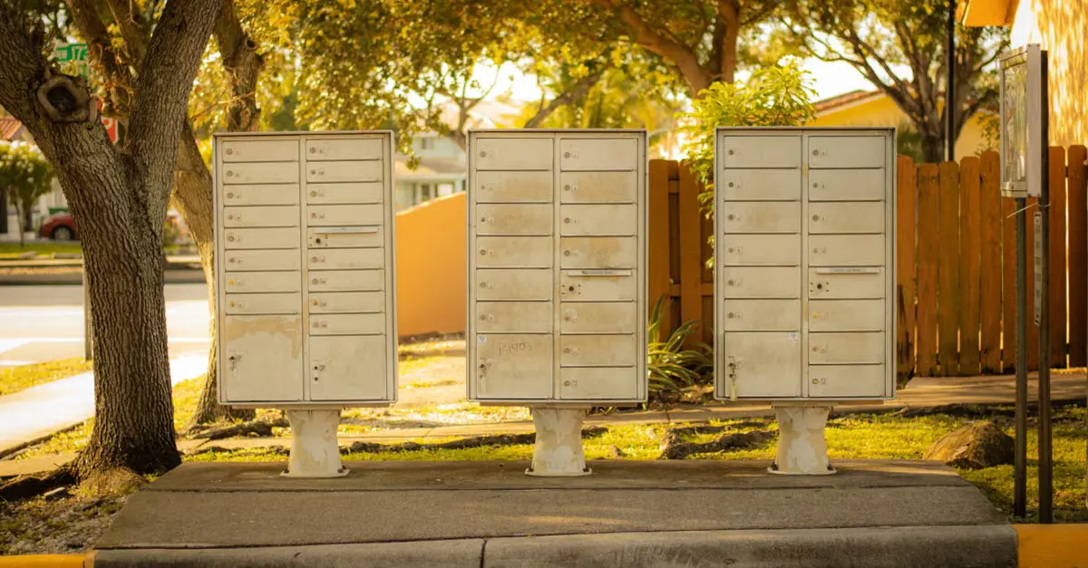 Tabela: quando a detecção de caixa postal com IA funciona e quando não funciona — AMD caixa postal IA de voz