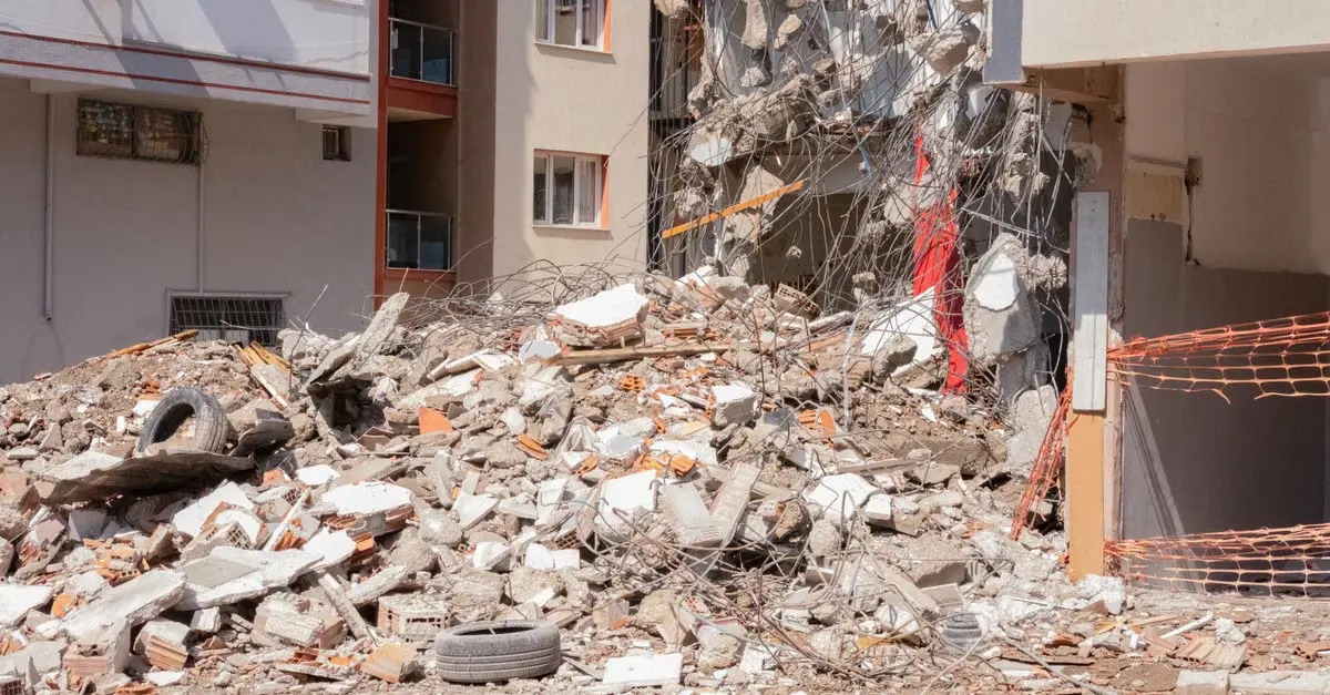 Como escolher o serviço de remoção de entulho ideal para sua obra ou condomínio? — Remoção de sucata e entulho em obras e condominios