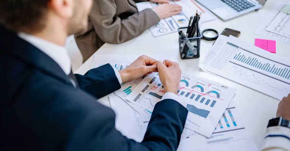 Como Informar ao Cliente Que Ele Está Falando com uma IA?