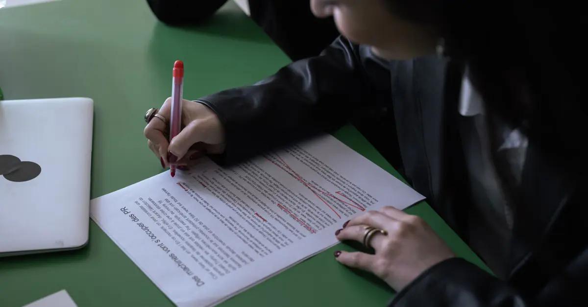 Quando a revisão agressiva ajuda e quando ela destrói o texto?