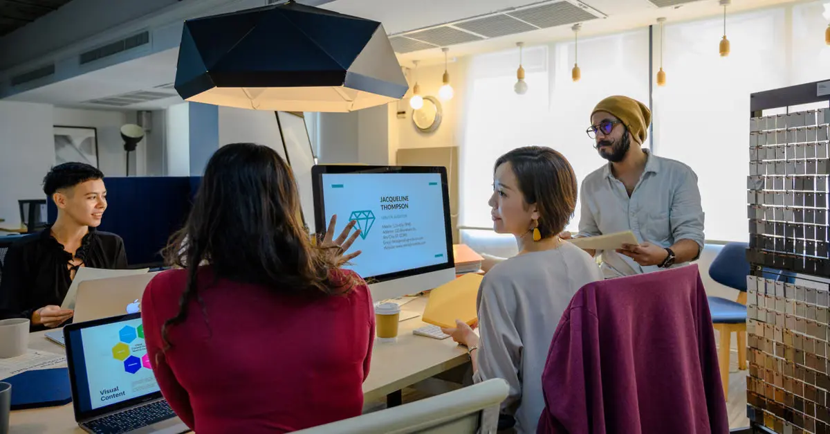 IA para supervisores: alertas, resumos e oportunidades de coaching