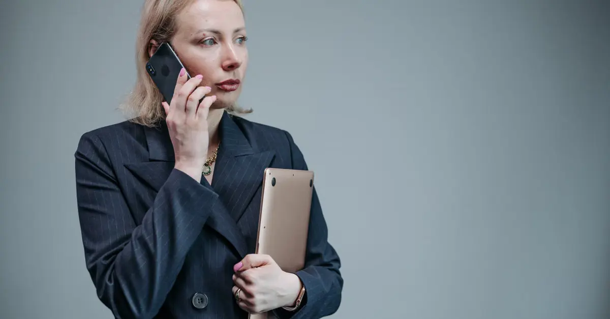 Quando a transferência para humano faz sentido — e quando não faz — Deepgram transferir chamada humano