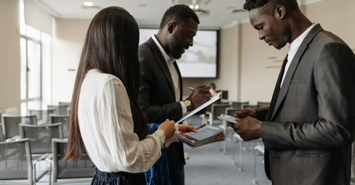 Como montar um convite com benefício, contexto e CTA na prática — RCS convite comercial