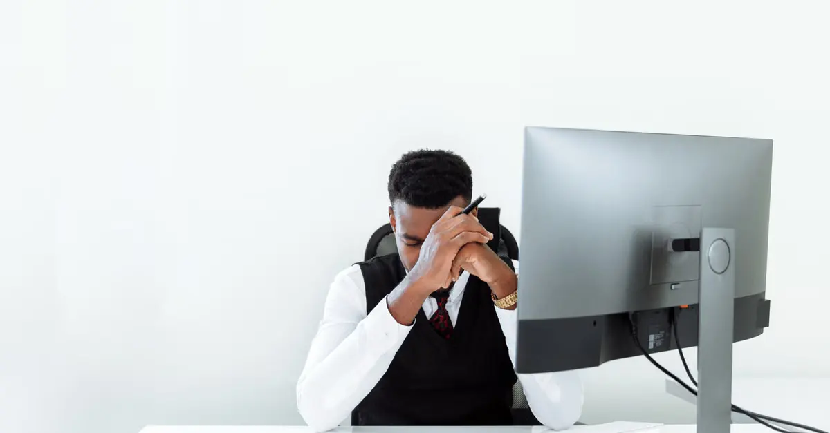Quais sinais mostram que a alternância entre sistemas já virou gargalo — desktop unificado do agente