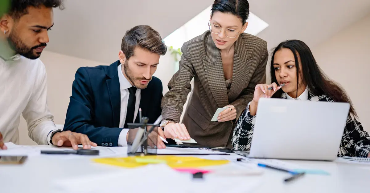 Checklist de implantação: requisitos, responsáveis, integrações e demonstração — objeções implantação integração canal próprio