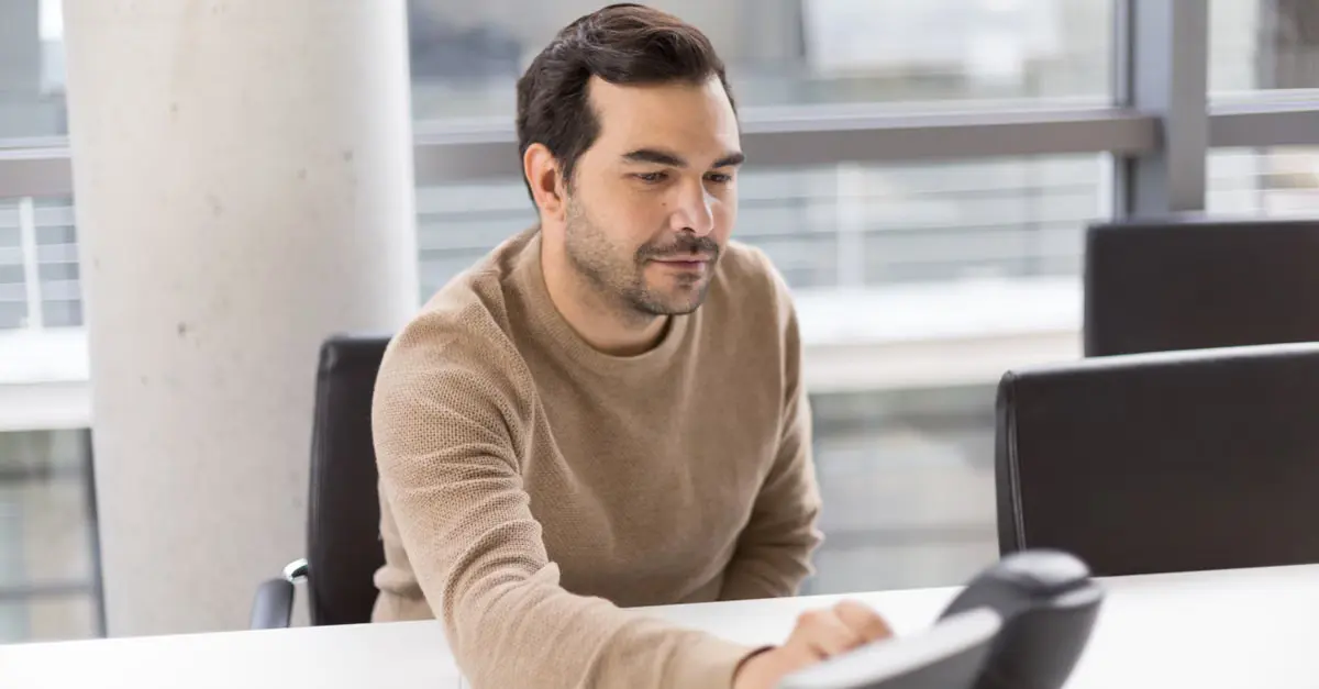 Qual modelo exige qual licença? A tabela que separa Teams Phone, Direct Routing e app no Teams — teams phone ou direct routing