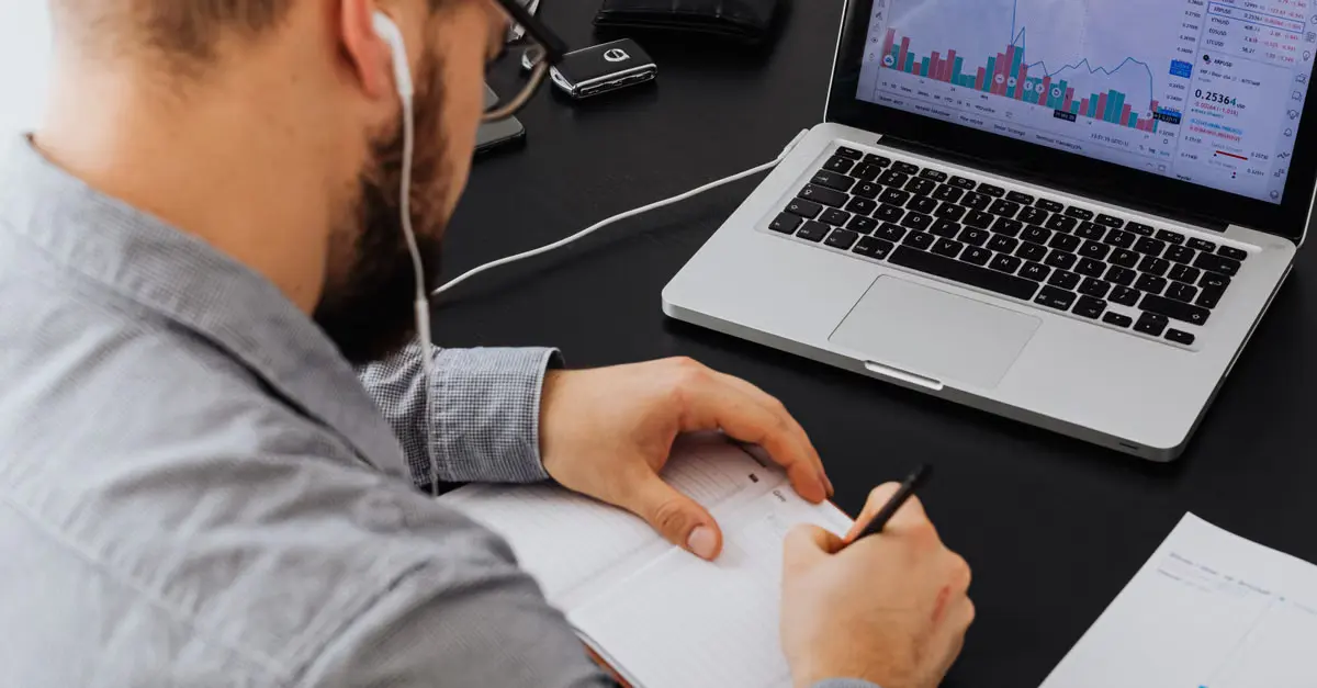 Quando investir em consistência de SEO faz sentido (e quando não faz)? — como manter consistência no seo agências