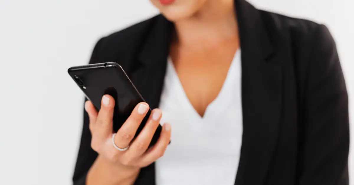 O que é um softphone de operadora e por que ele não é a mesma coisa que um app de chamadas qualquer? — ramal no celular