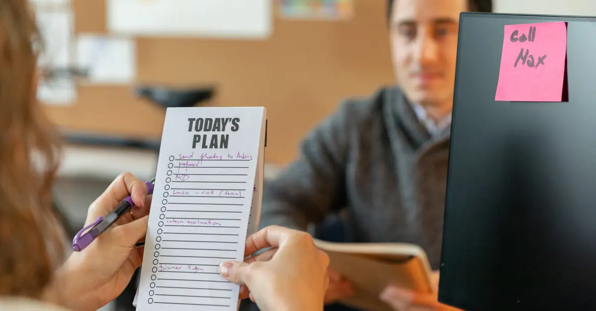 Quando uma pauta sazonal ajuda e quando ela só consome energia da equipe? — como escolher pautas para o calendário pequenas empresas
